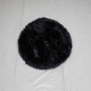 Round faux fur Style hat